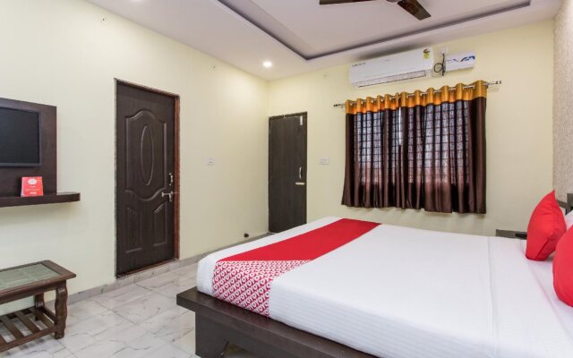 Lavish By FabHotel