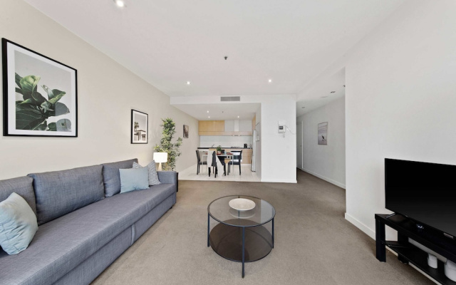 Stylish QV 2BR City Stay & Views – Guest Rooms – Melbourne