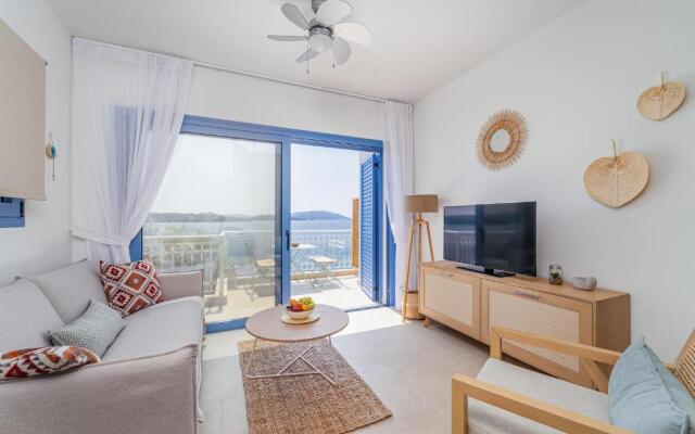 Lefkada Blue Luxury Apartments B6, Perigiali Entrance level