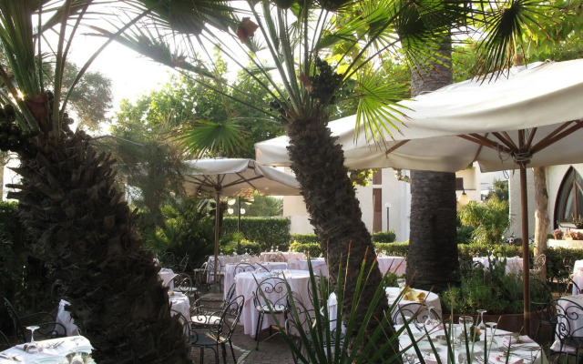 Bajamar Beach Hotel