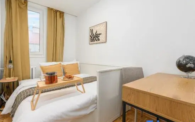 Lumina bright apartment near Łazienki Królewskie