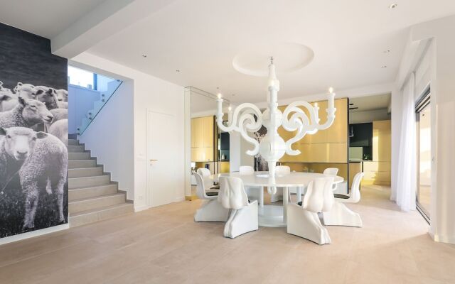 Luxury villa 360 - private heated pool