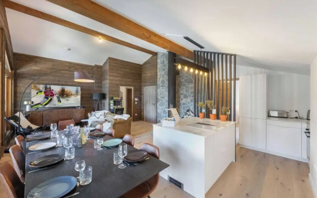 4 Bedroom Duplex With Large Balcony and Parking