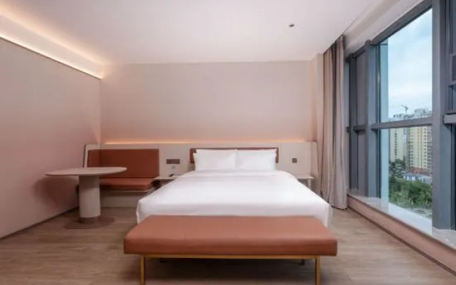 HanTing Hotel (Taixing Binjiang Town Futai Square)