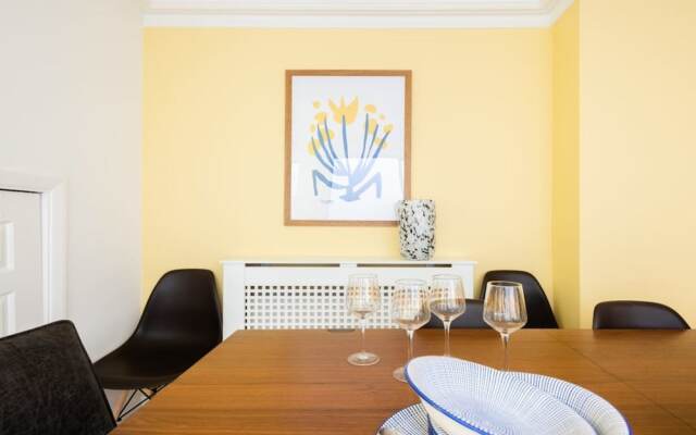 The South Kensington Place - Modern Bright 4bdr Townhouse