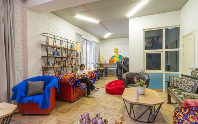 ololoFreelander work and travel Hostel