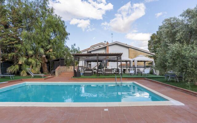 Alluring holiday home in Assoro with private pool