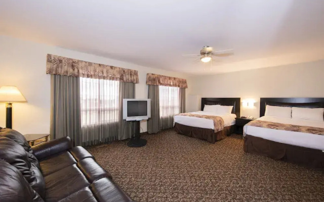 Dunvegan Inn and Suites