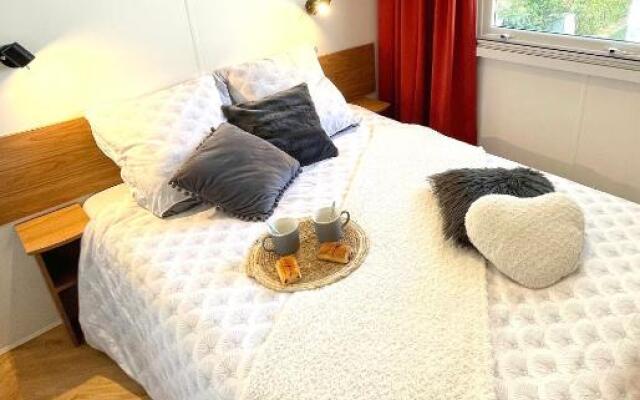 Mobil-home tout beau tout neuf, camping 4*, plage à pied !