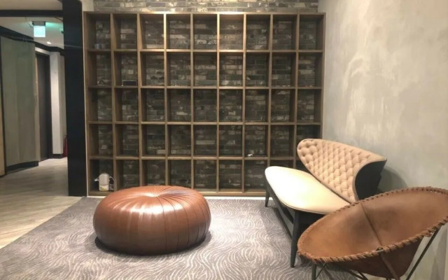 Taichung Easylazy Inn