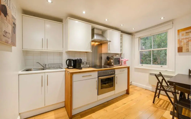 The Play Pen - Holborn - by Frankie Says