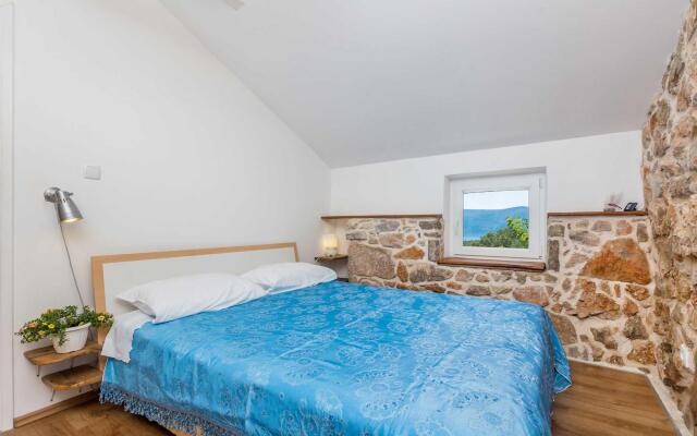 Holiday House Lara 04401