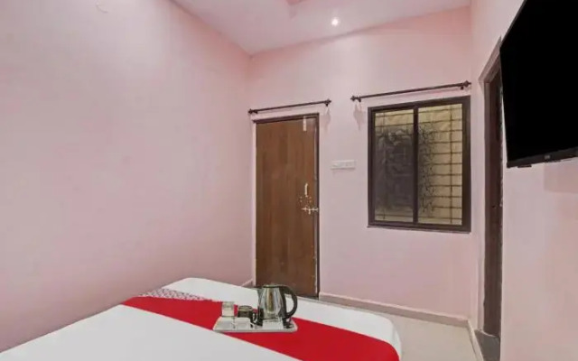 Flagship 90881 R K Guest House