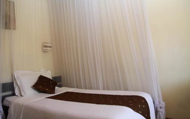 ARC Egerton Hotel