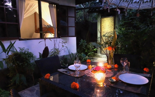 Cili Emas Oceanside Resort