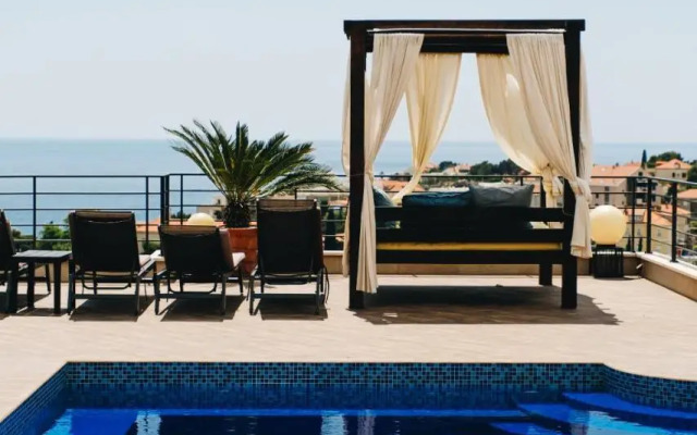 Residence top location apt. 1 Marghareta with sea view