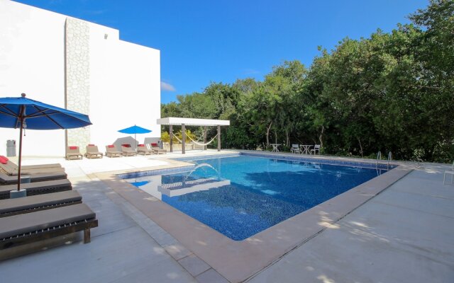 Stunning Studio with Jacuzzi on Terrace by olahola