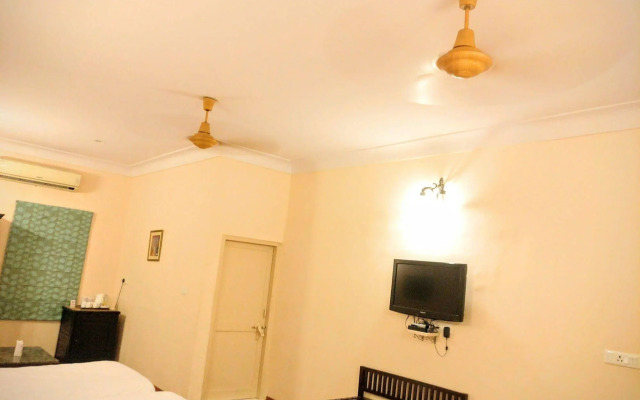 Suryaa Villa - A City Centre Hotel