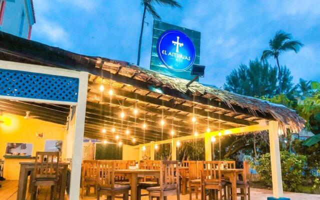 Ocean views apartment with private beach in Playa