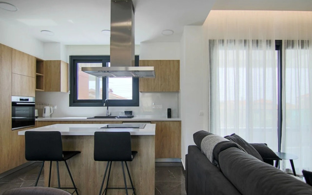 Phaedrus Living: City View Anna Residence 101