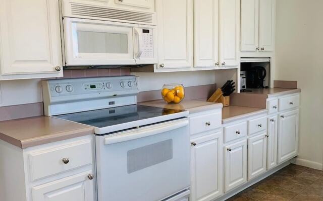 Private Fireside Nest on Huge Lot Near Old Town!