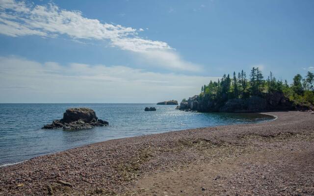 Black Beach Inn by GrandStay