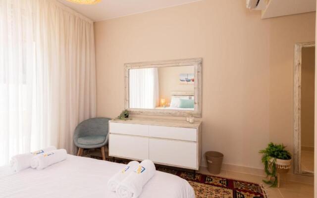 Pleasant & Calming 1 BDR Mangroovy Free Pool & Beach Access