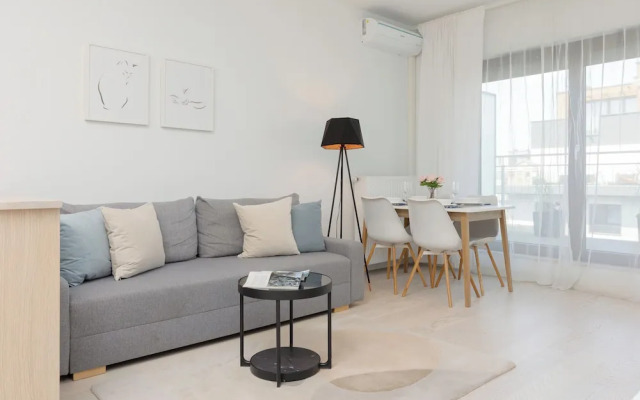 Sarmacka Apartment Wilanow by Renters