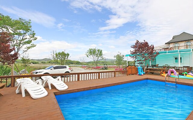 Yeoju Ipobo Riverside Pension