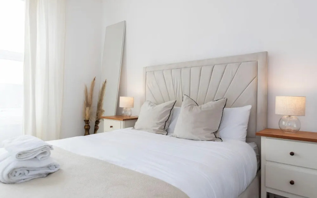 Bright 4-bedroom Maisonette in Gateshead