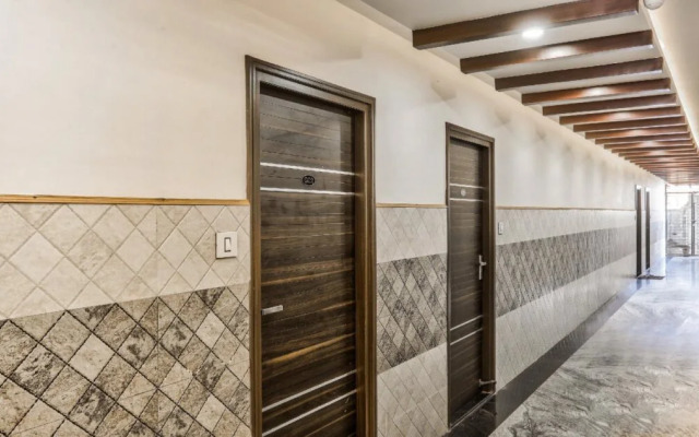Hotel St Anne's By OYO Rooms
