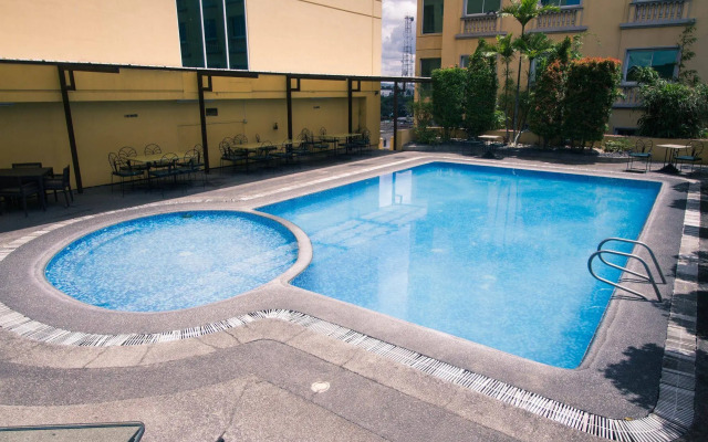 The Royal Mandaya Hotel
