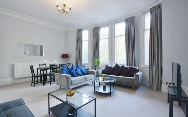 The Knightsbridge Apartment