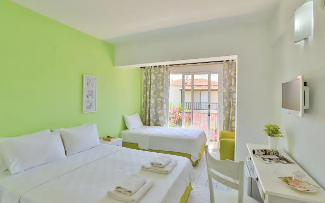 Kiraz Otel Alacati