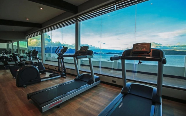 Two Seasons Coron Bayside Hotel