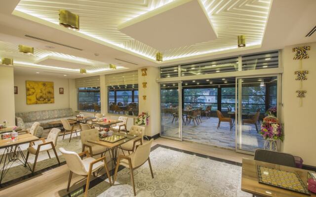 Jolnar Garden Hotel