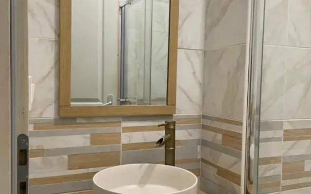 Chambre , 1 lit double et 1 lit simple