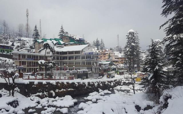 Hotel Dreamland Riverside (Old Manali)