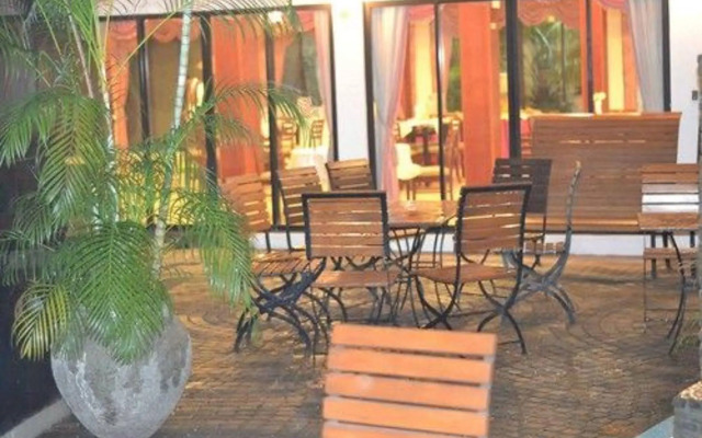 Hotel Janaki