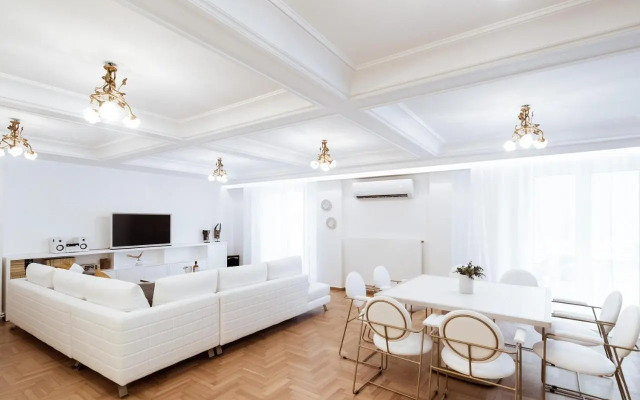 Luxury 3BR Apartment in the Heart of the City