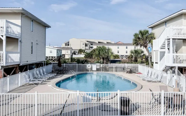 Moonraker 3 1 Bedroom Condo by RedAwning