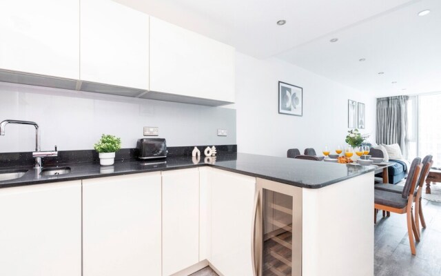 Charming 2BR 2BA Near Tower Bridge