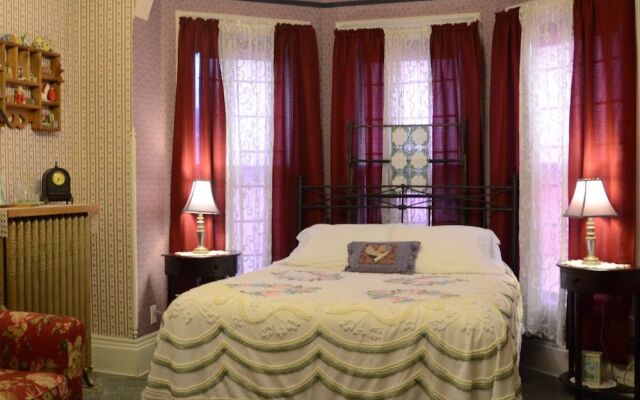Stauer House Bed and Breakfast