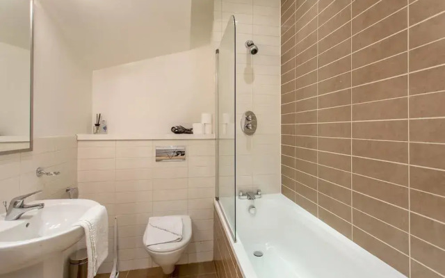 Charlotte Sq. Apartment Private Garden