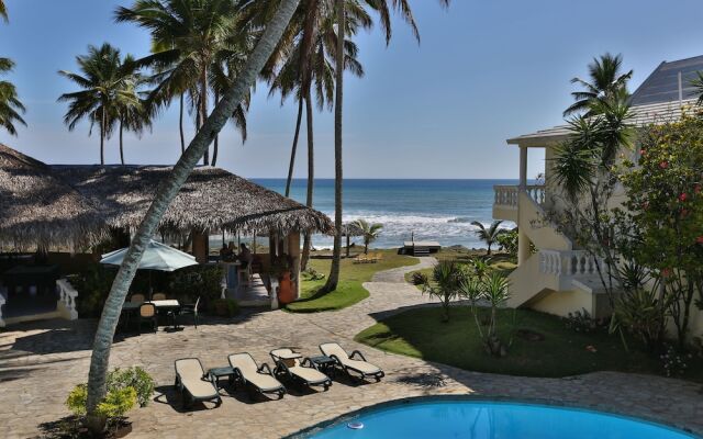 Las Canas Beach Retreat