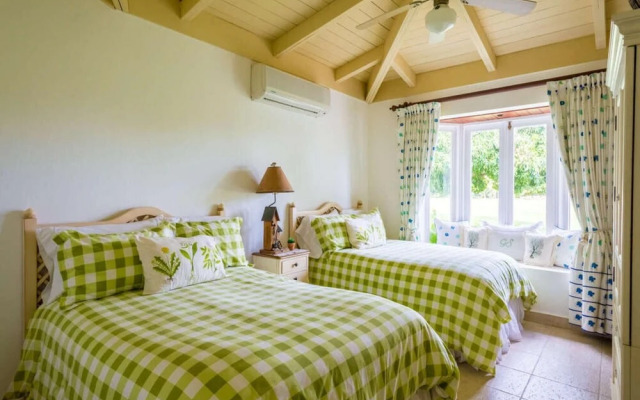 Sunny Vacation Villa 17