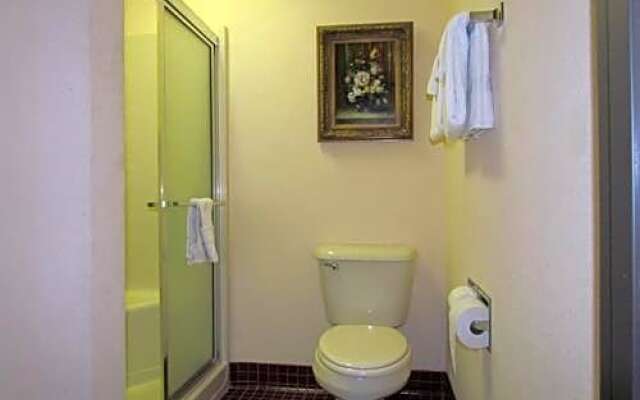 Western Inn & Suites Hampton