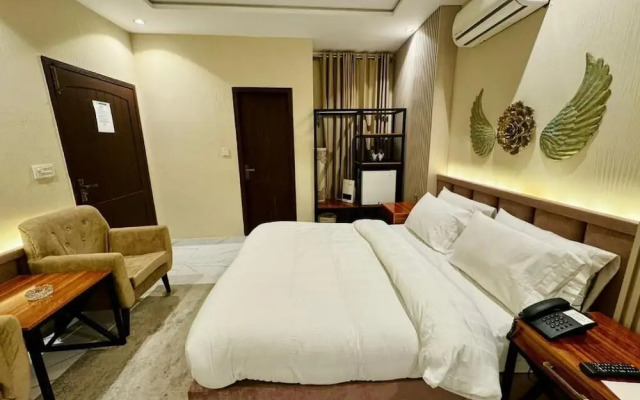 Shelton Boulevard Hotel Lahore