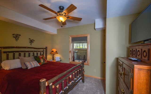 Log Me Inn 5 Bedroom House