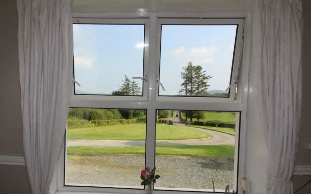 Alcorn's farmhouse 10 mins from beach